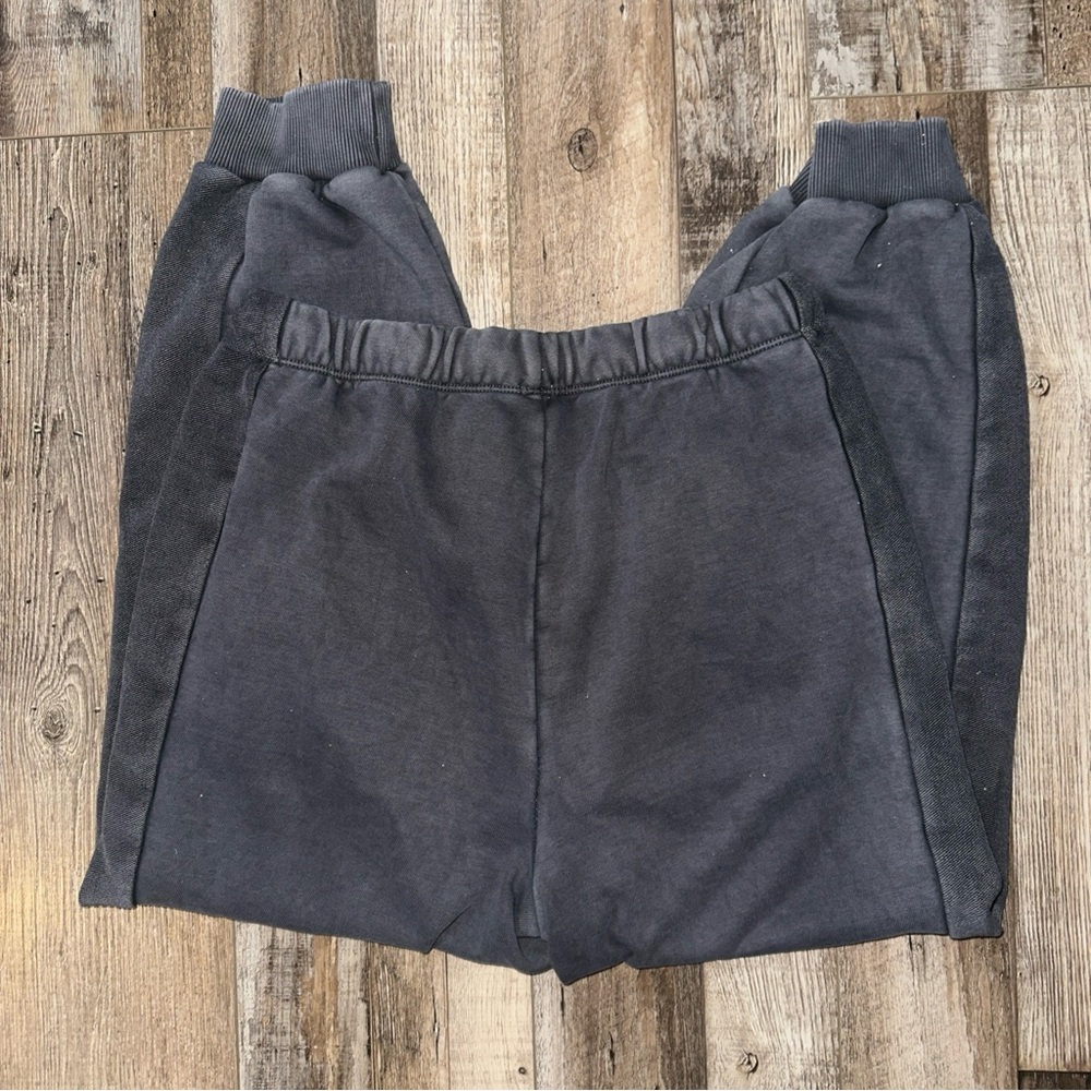Aerie Women's Charcoal Jogger Sweatpants Size Medium Drawstring Pockets - Picture 3 of 4